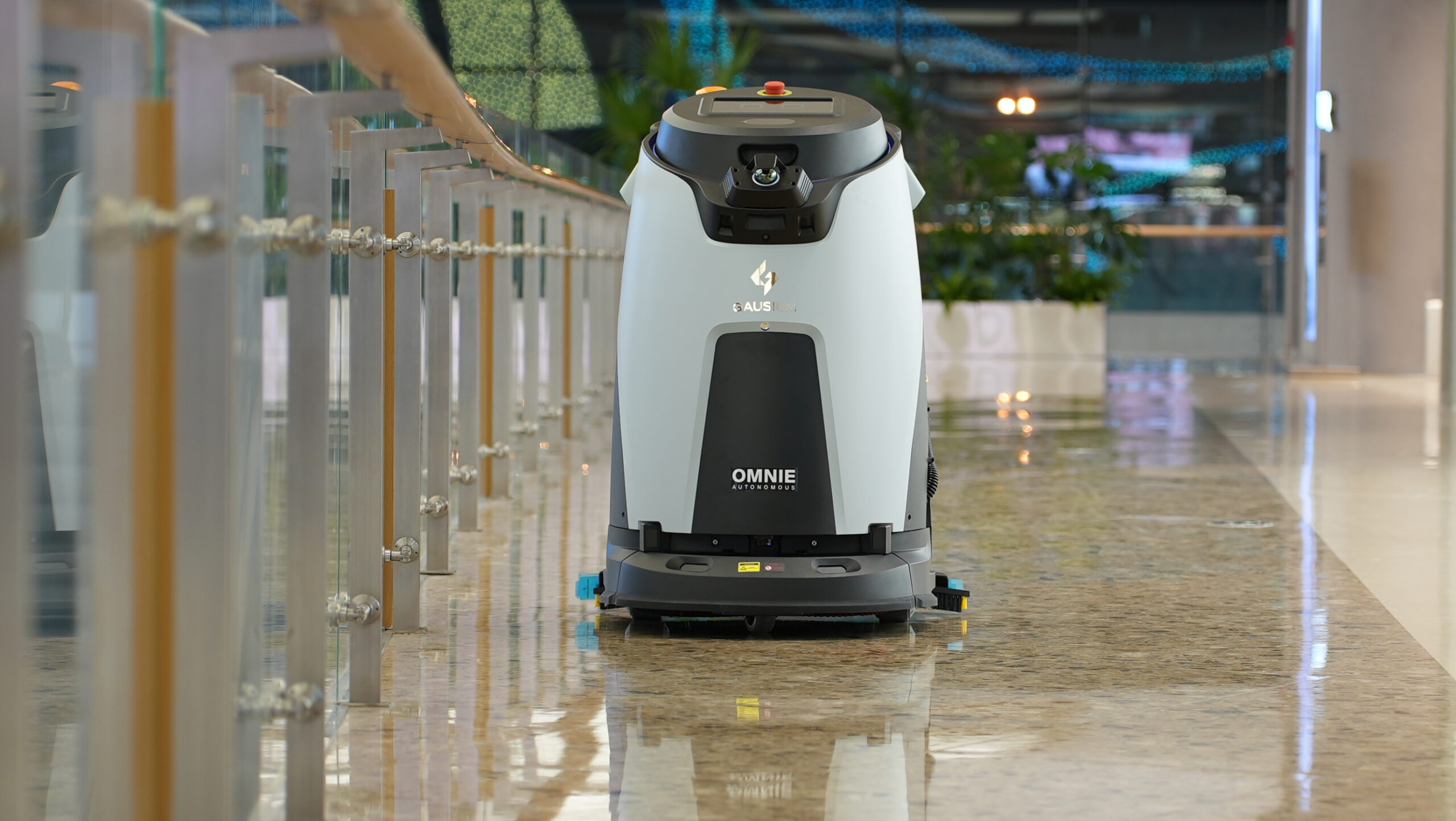 Gausium Omnie, autonomous cleaning technology, robotic scrubber