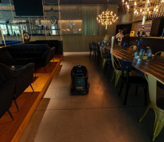 Hugo the Hotel Hero: Gausium Phantas Winning Hearts at Hotel Prinz Rudolf in Italy