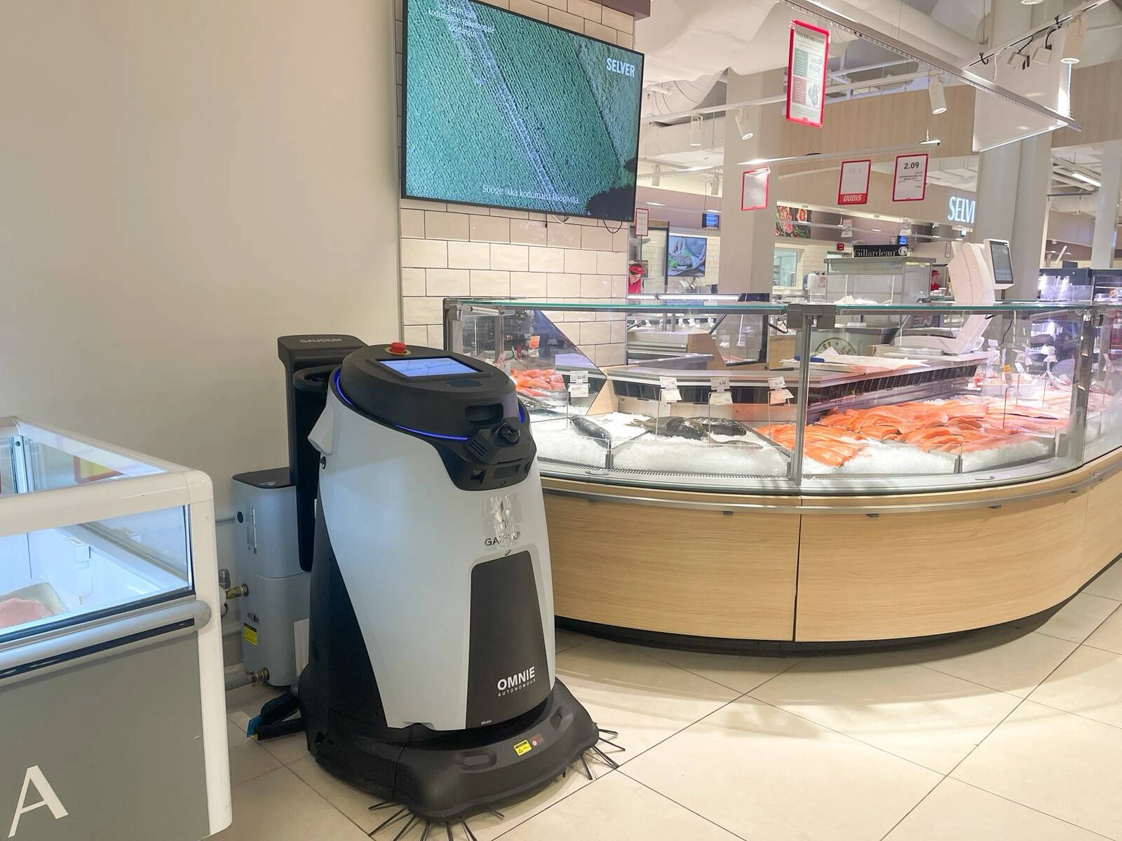 Gausium Omnie ze stacją roboczą