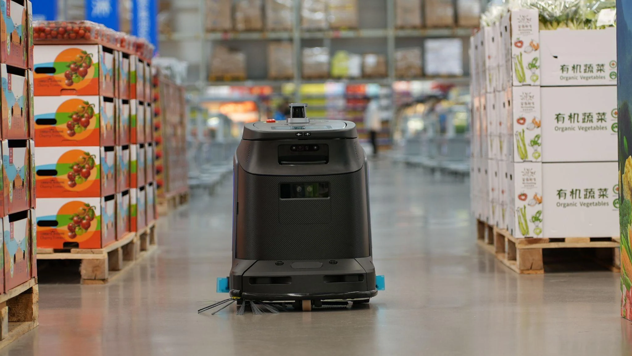 Automatic Charging Across the Gausium Range: Models, Docks and Workstations
