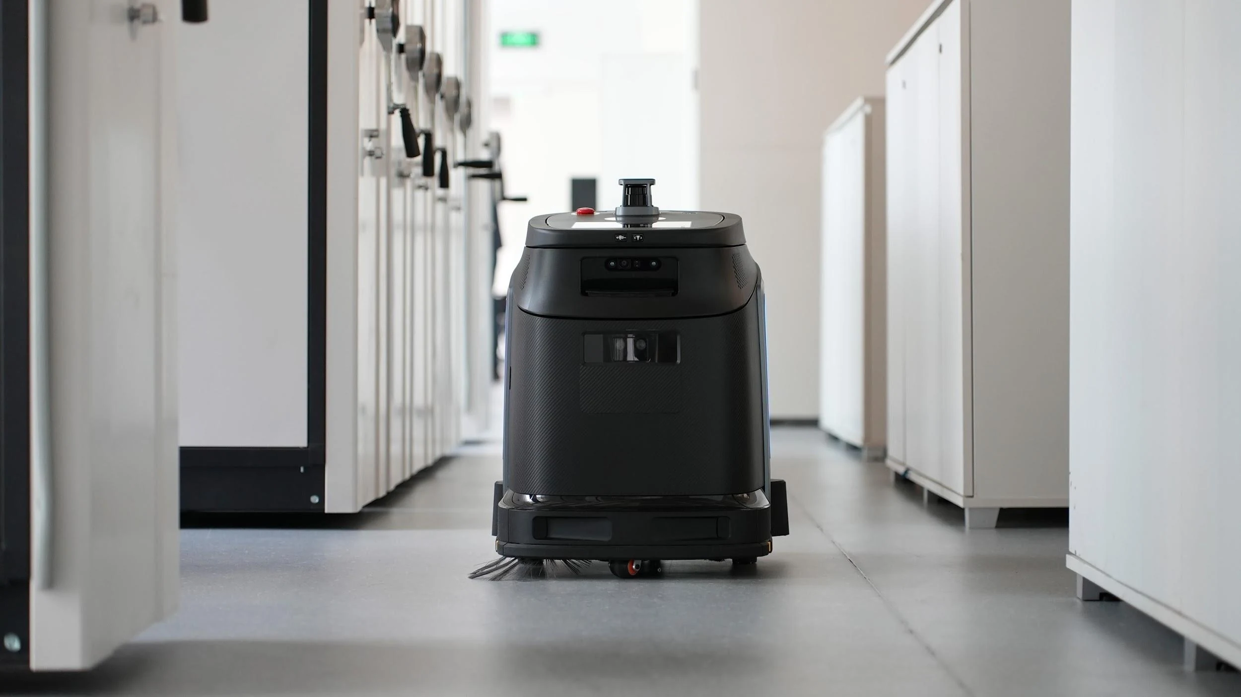 Cleaning Robots for Large Commercial Facilities: Deployment Patterns and Model Configuration [b]