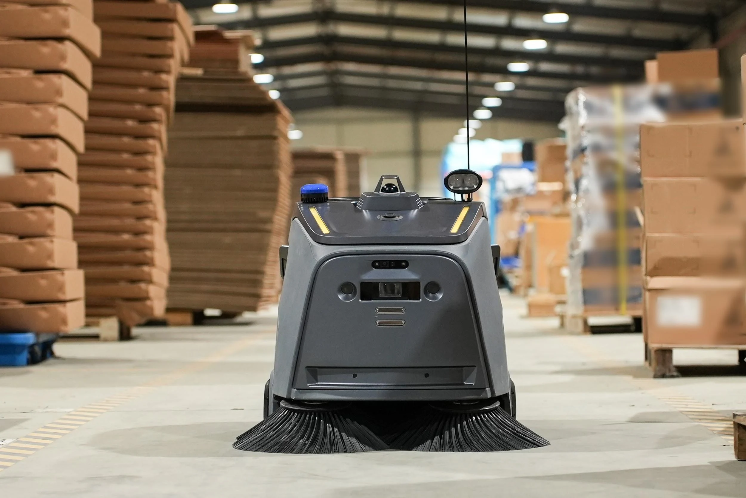 Automatic Charging Across the Gausium Range: Models, Docks and Workstations