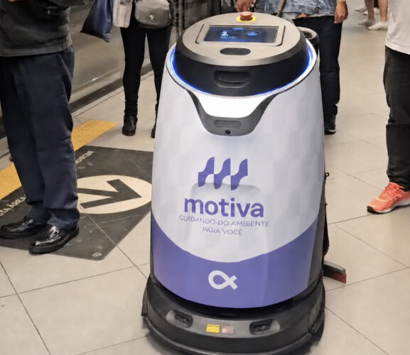3.5 Hours to 40 Minutes: The Cleaning Robot Turning Heads on São Paulo’s Metro