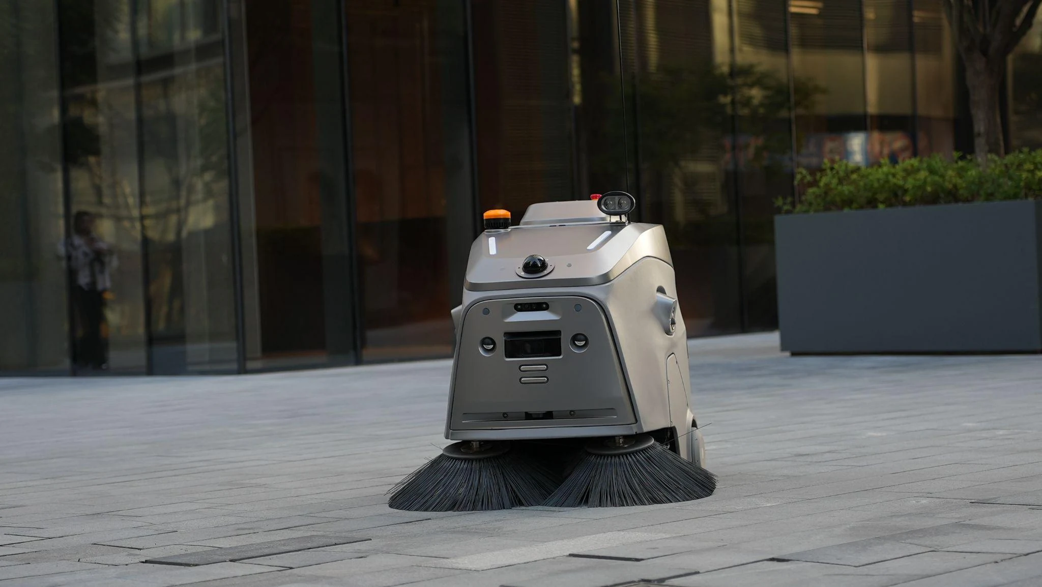 Outdoor Cleaning Robots for Commercial Areas: A Guide by Area Type