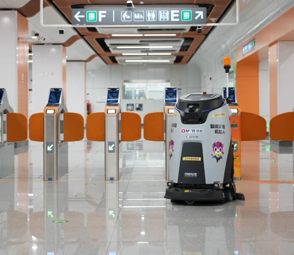 Two Lines, One Robot Platform: Gausium Omnie Goes Into Service on Shenzhen Metro