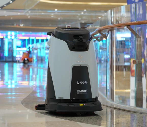 3 Gausium Robots Take On Floor Cleaning Across 6 Levels of Huainan Aegean Shopping Mall