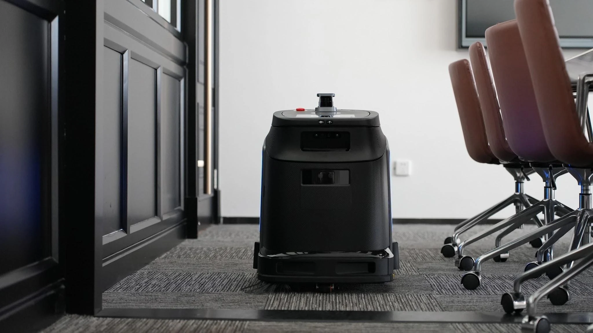 Office Cleaning Robots: How to Choose the Right Solution for Your Workplace