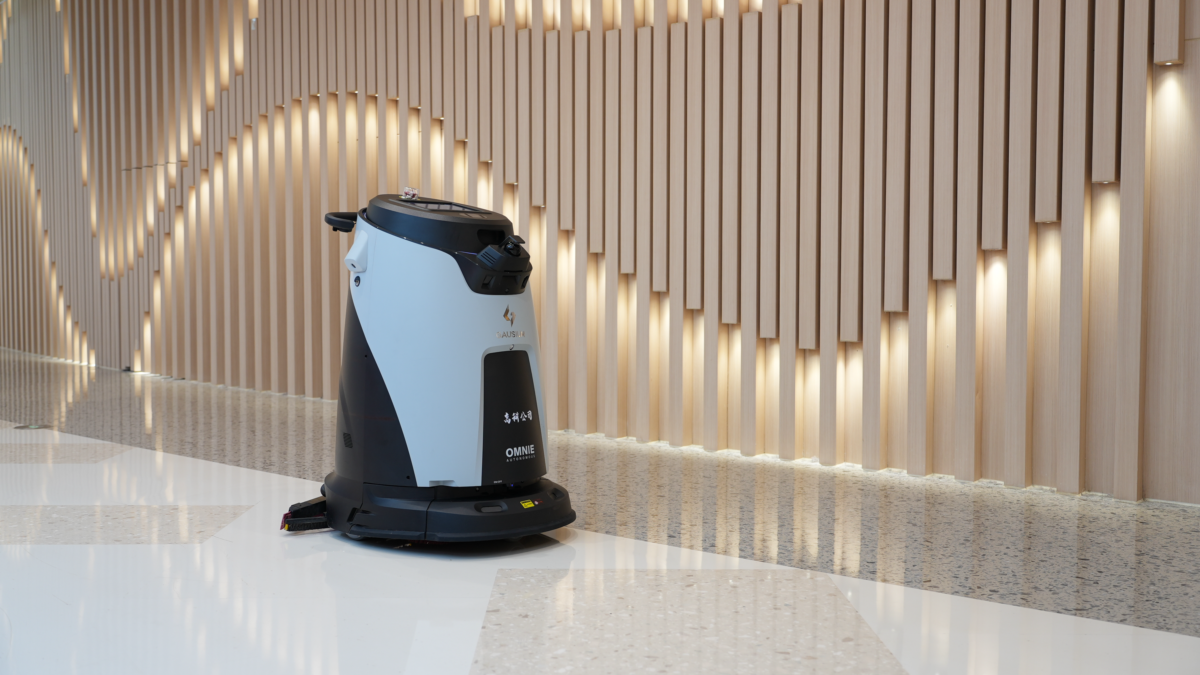 shopping mall cleaning robot